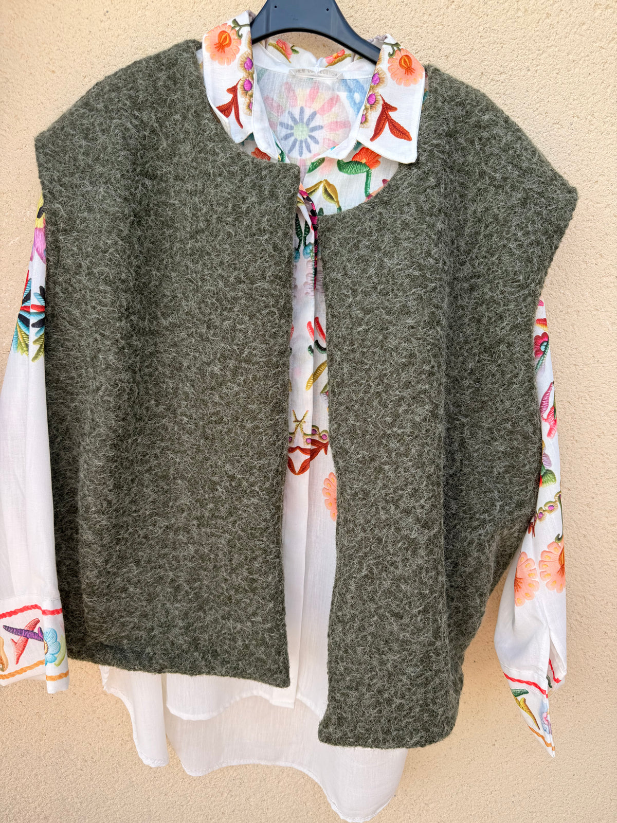 Gilet sans manches pulpeuse