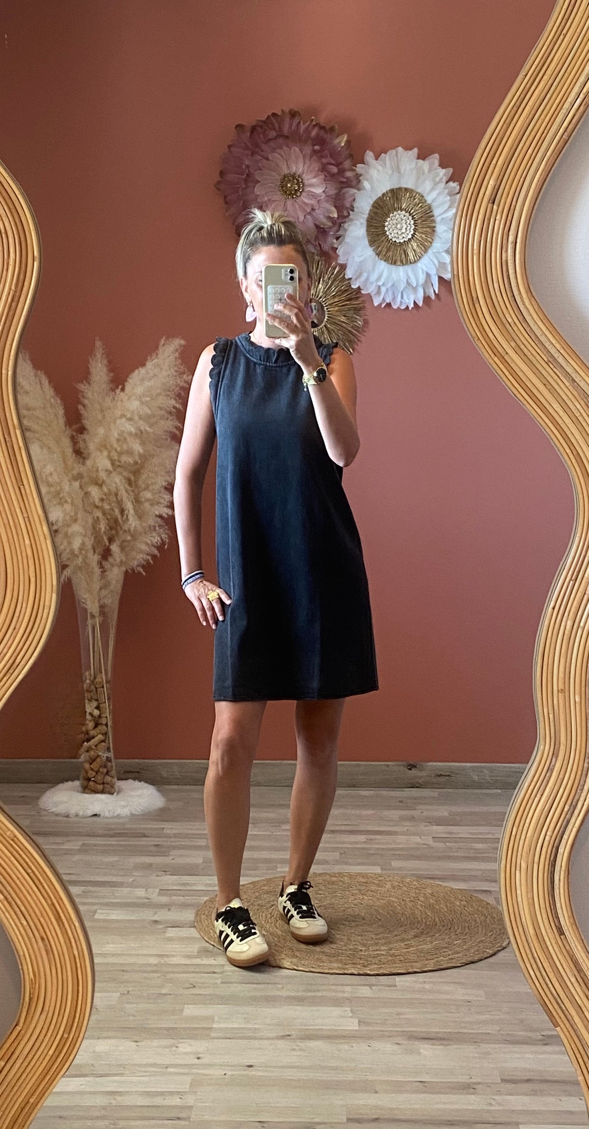 Robe Leonie