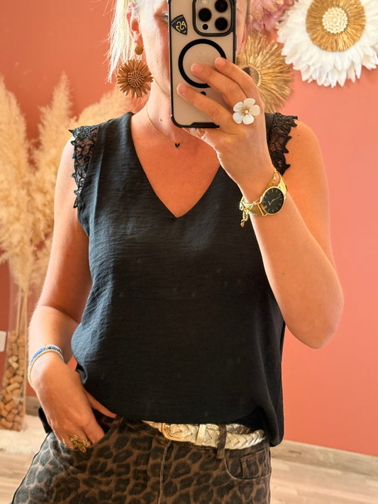 Top fluide Myalo à dentelle