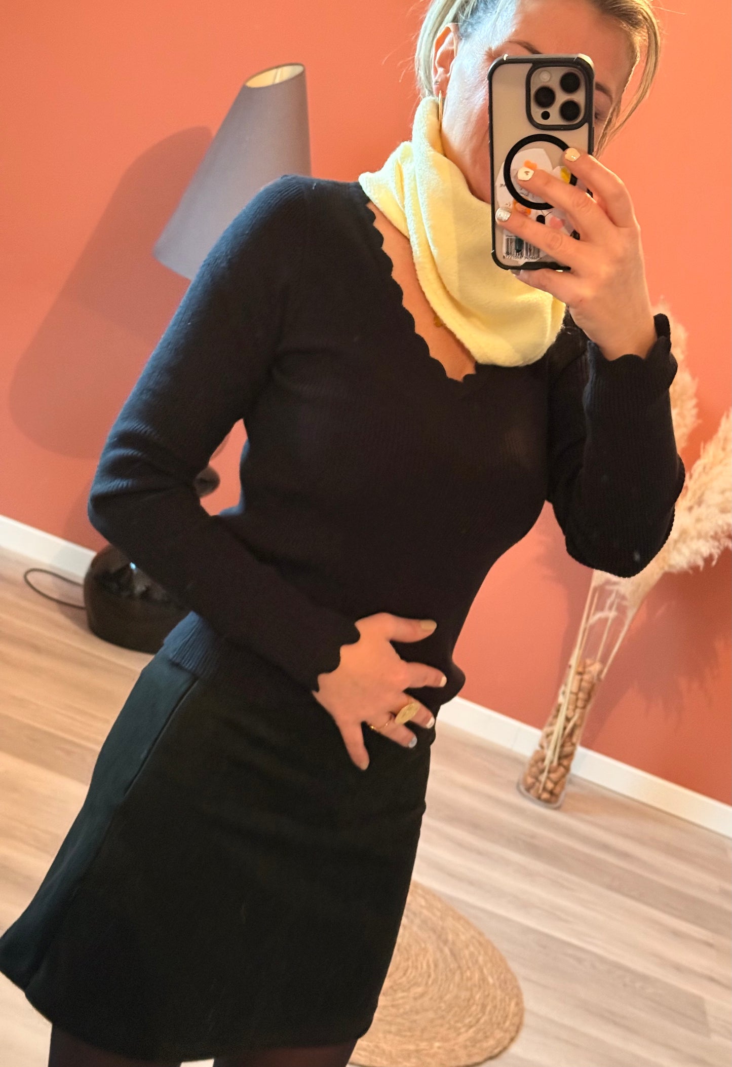 Pull fin noir